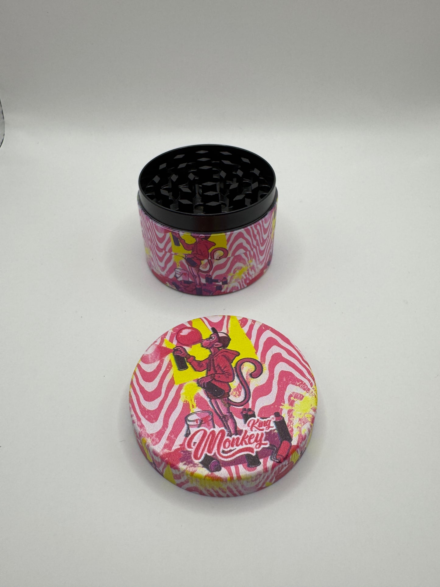 Metallgrinder Monkey King - Pink Sprayer