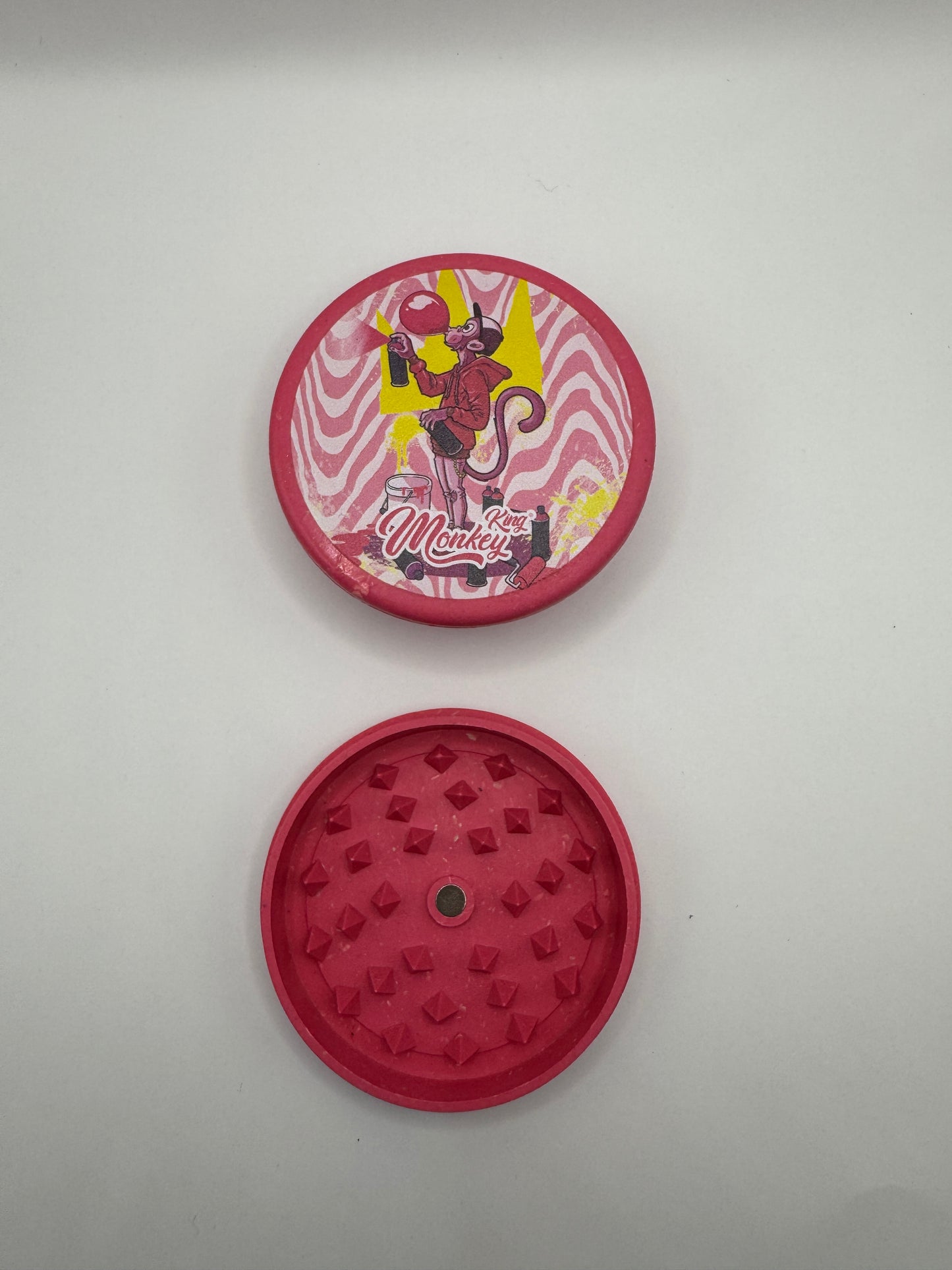 Grinder aus recyceltem Plastik
- Pink Sprayer