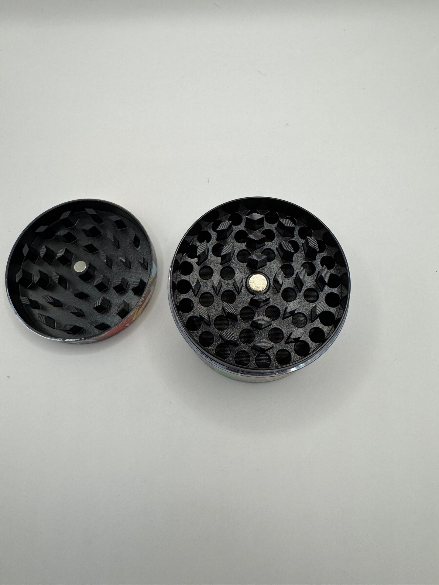 Grinder aus Metall - Monster Design